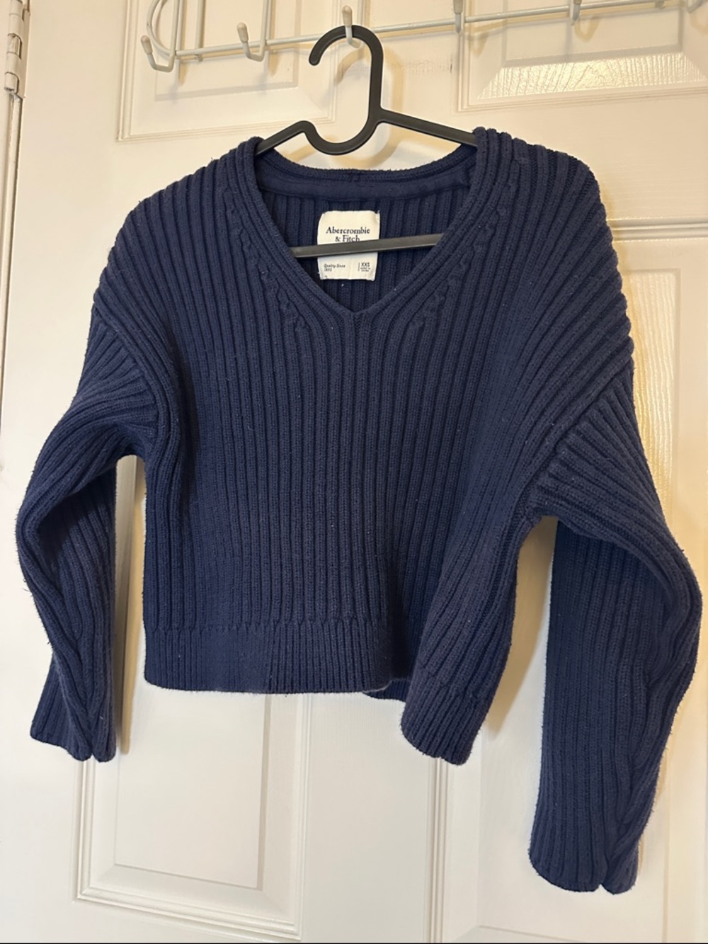 Abercrombie & Fitch Women's Dark Navy Ribbed V-Neck Sweater